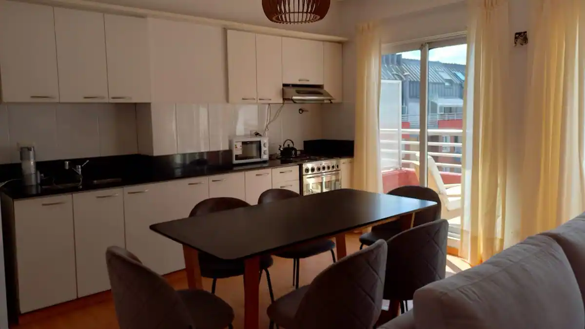 Elegante Dúplex con Piscina y Gym - Puerto Madero - Imagen 3