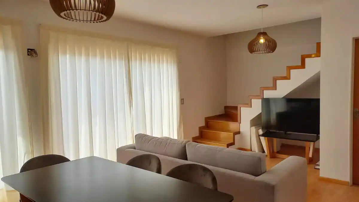 Elegante Dúplex con Piscina y Gym - Puerto Madero - Imagen 10