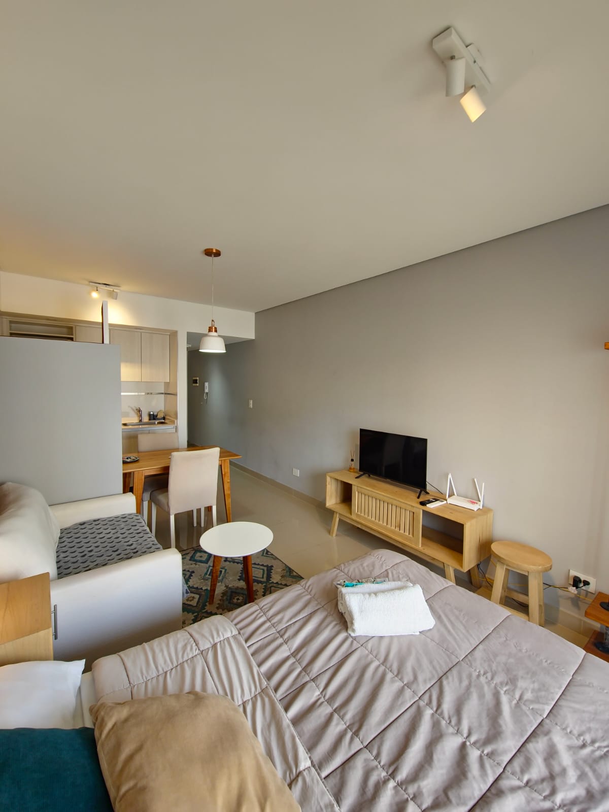 Monoambiente Amoblado con Balcón Monserrat - Imagen 8