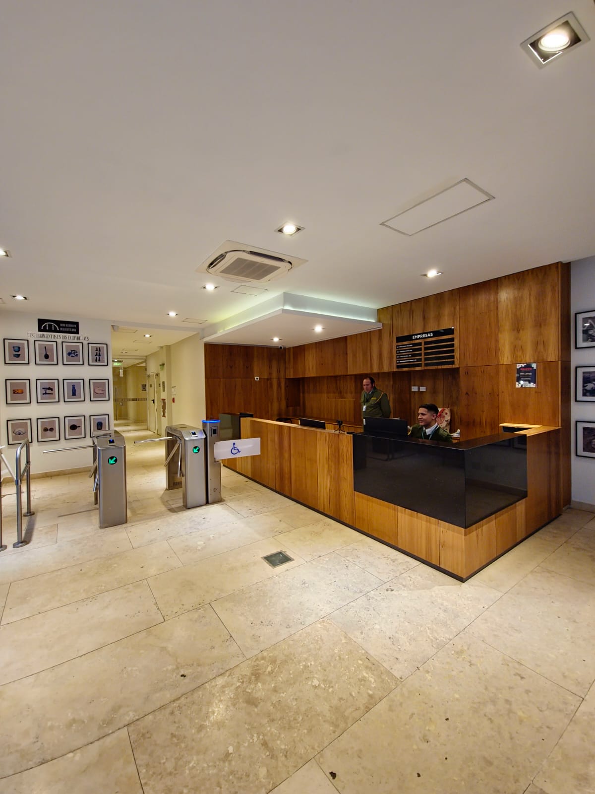 Monoambiente Amoblado con Balcón Monserrat - Imagen 18