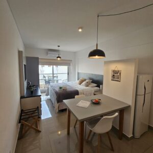 Monoambiente Lateral Contra Frente