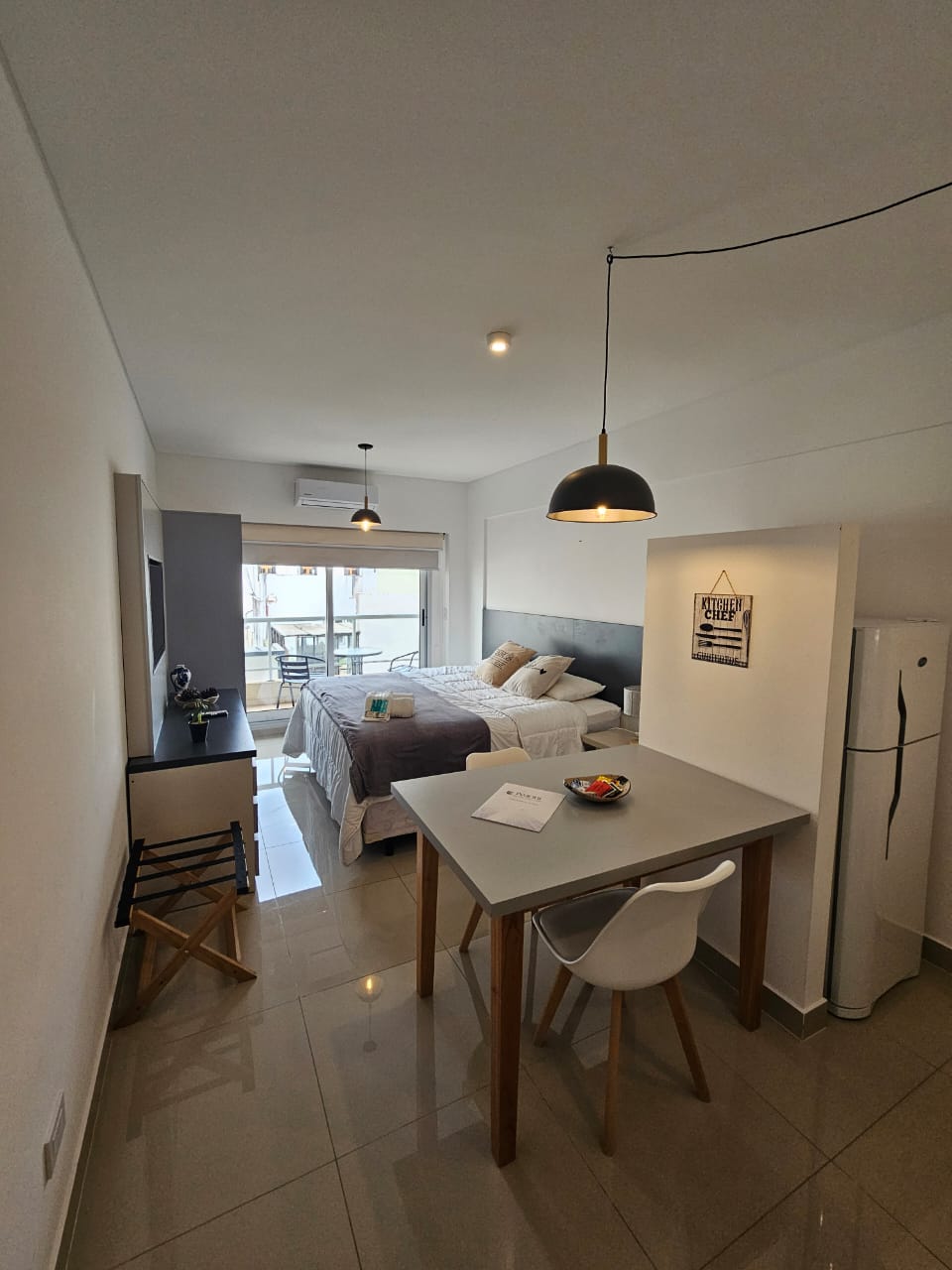 Monoambiente Lateral Contra Frente