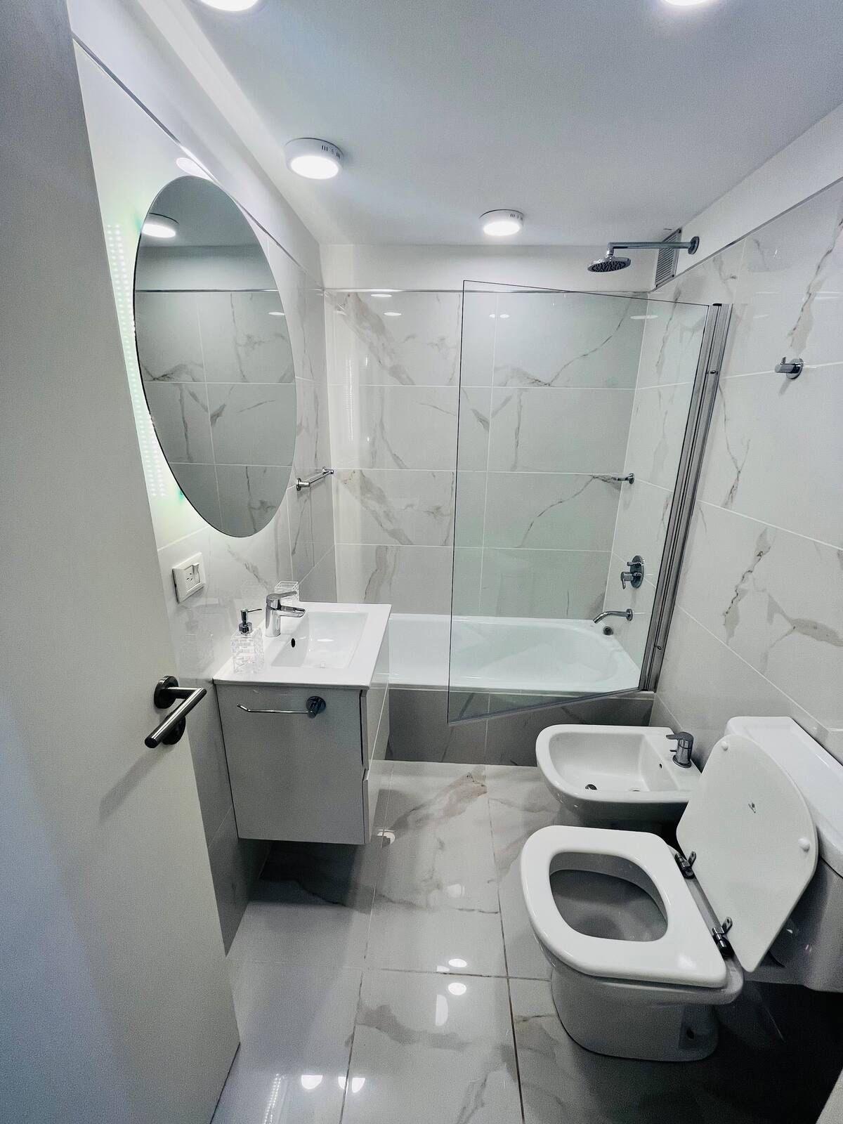 Monoambiente y medio con Balcón Recoleta - Imagen 18