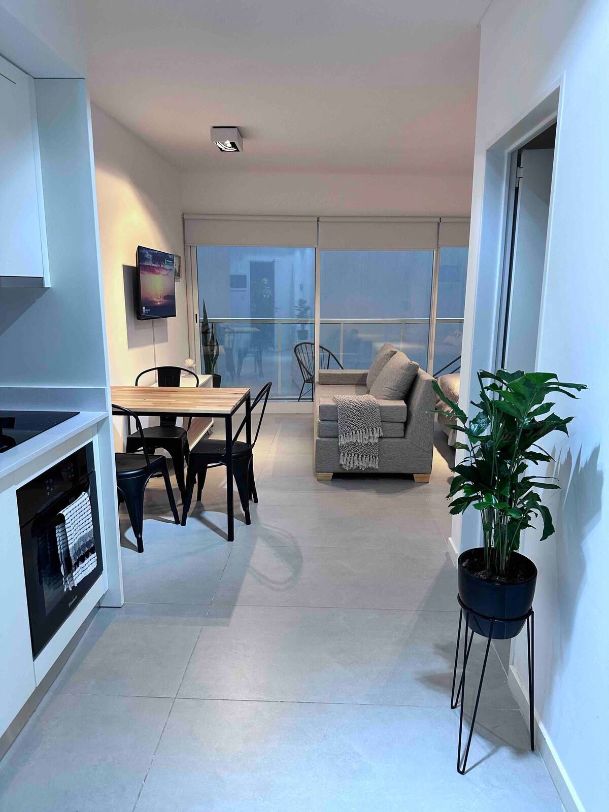 Monoambiente y medio con Balcón Recoleta - Imagen 13